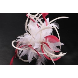 Coiffe mariée Cléa en plume écru et rouge Chapeau mariée Nyls Création