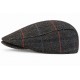 Casquette Plate Grise à Carreaux Rouge Bleu – Casquette Anglaise Laine